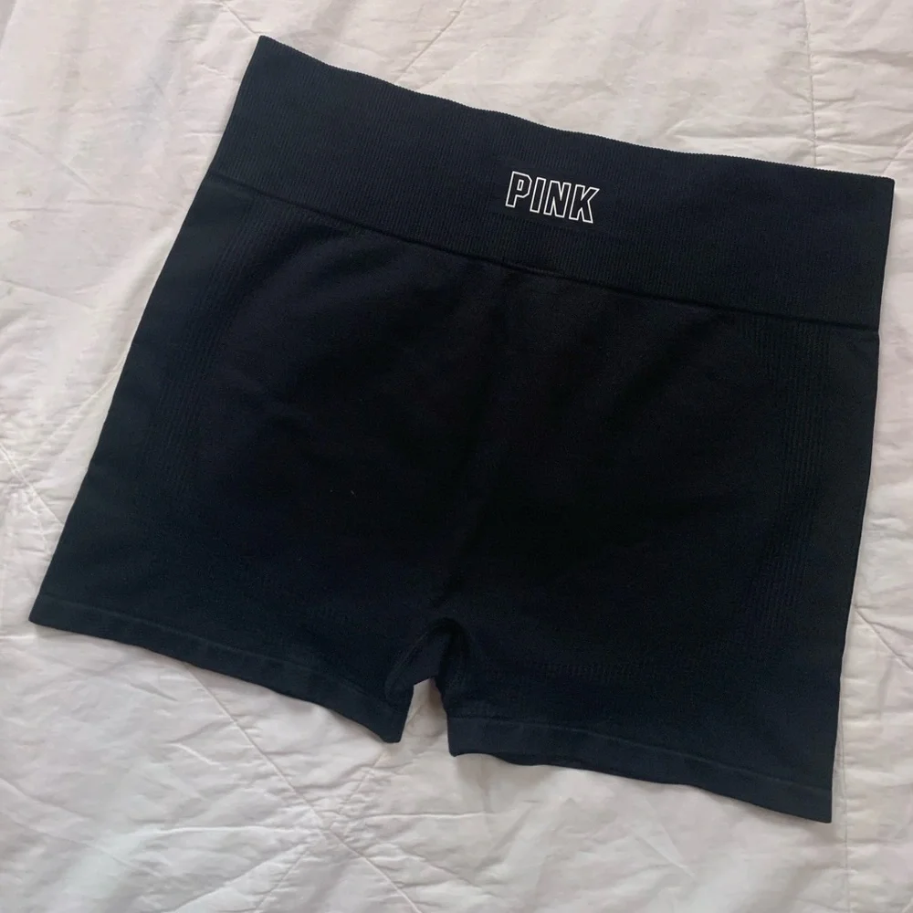 VS Seamless Shorts - Picture 3 of 6